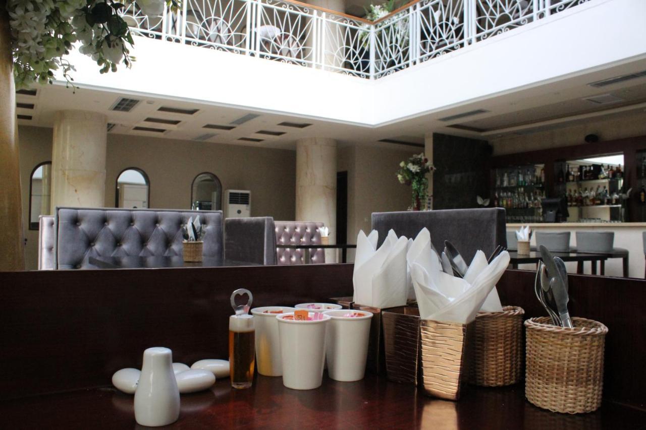 Hotel Amaritsah Μπραζαβίλ Εξωτερικό φωτογραφία